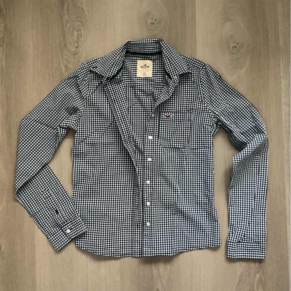 NWOT- Hollister button down shirt navy color